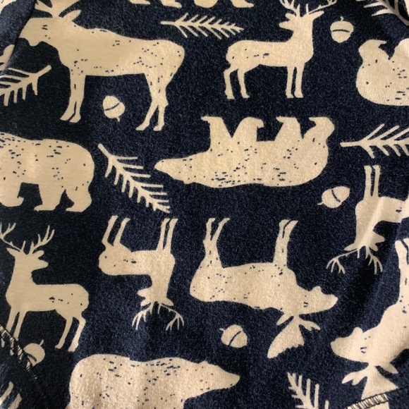 PACK OF 2 ITEMS Old Navy White Puffer Vest & Navy Blue Winter Onesie | 0-3M - Picture 9 of 11